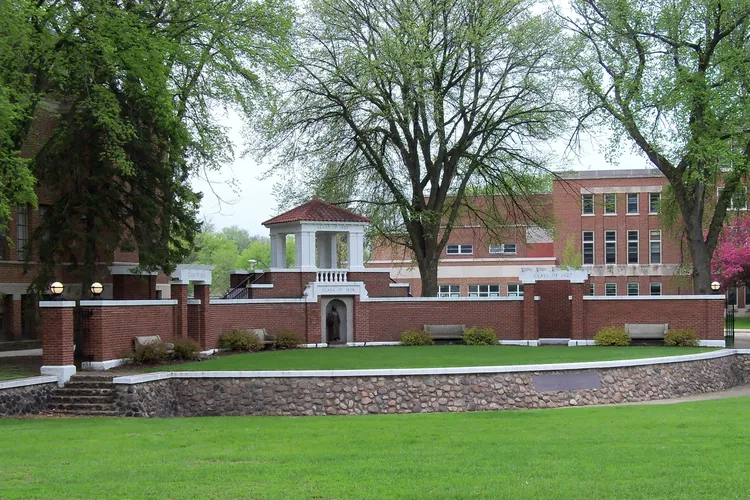 Universidad Estatal de Dakota del Sur