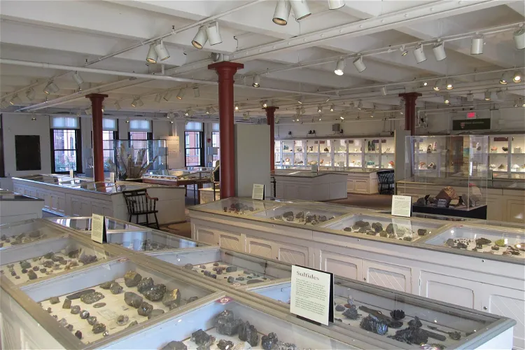 Mineralogical & Geological Museum - Harvard University