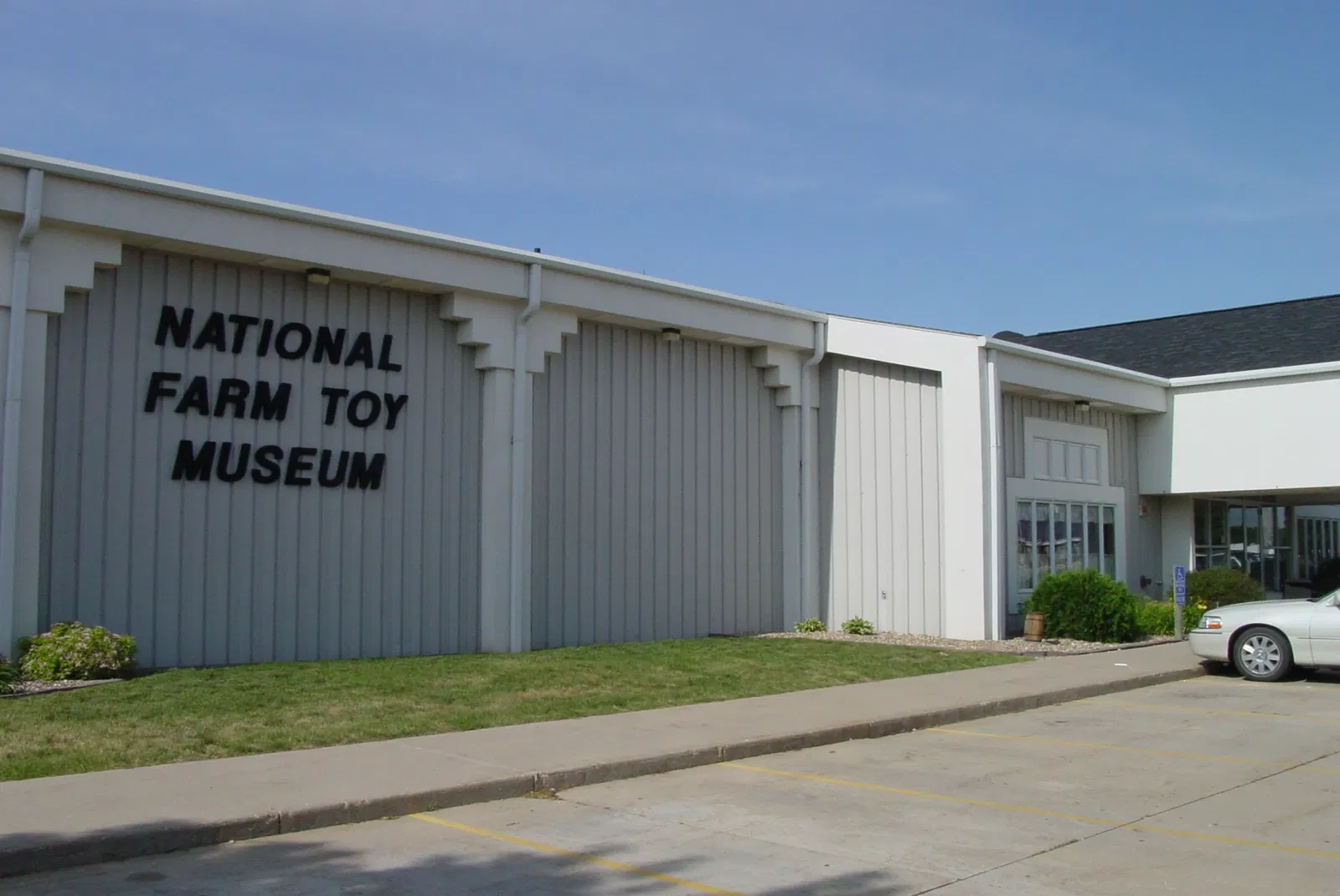 National Farm Toy Museum (Dyersville) Visitor Information & Reviews