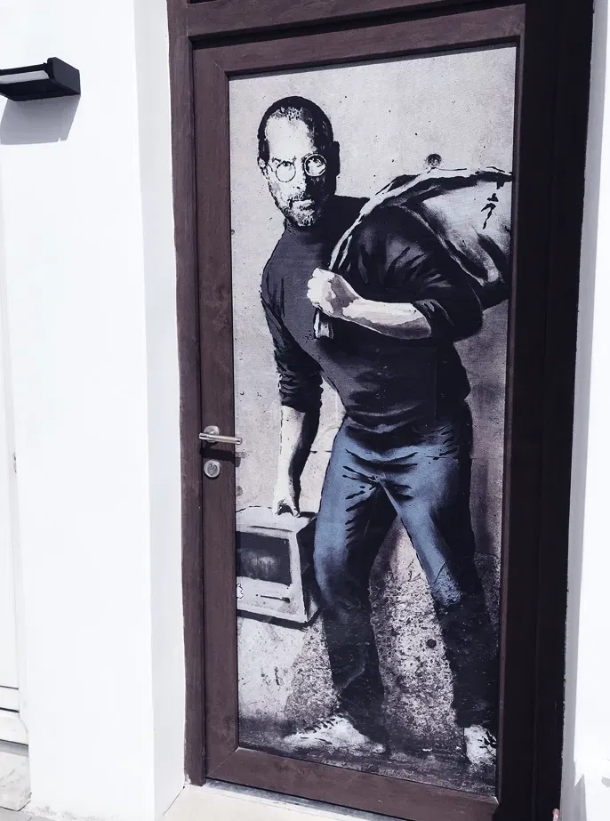 UYiLO MUSEUM - Apple Museum - Different Museum