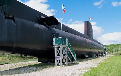 HMCS Ojibwa Tours