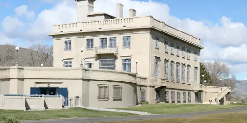 Student Show: Portraits Across Borders