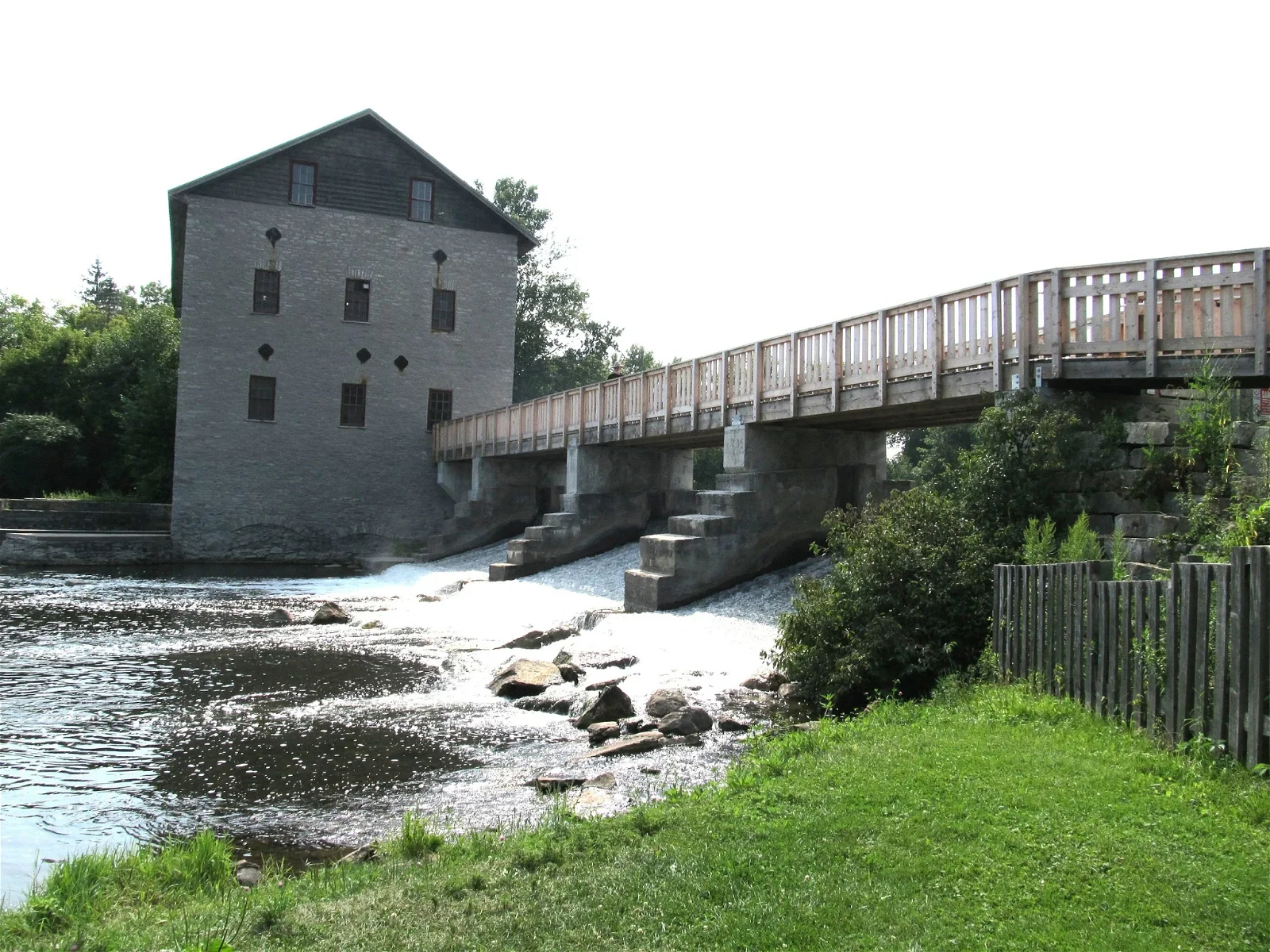 Lang Pioneer Village Museum