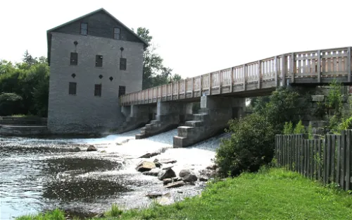 Lang Pioneer Village Museum
