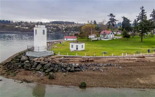 Browns Point Lighthouse Park - Points Northeast Historical Society