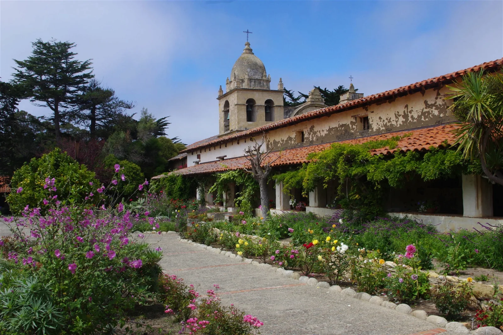 Mission San Carlos Borromeo De Carmelo (Carmel-by-the-Sea ...