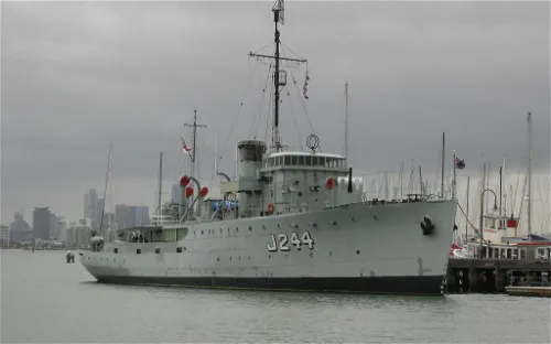 Hmas Castlemaine