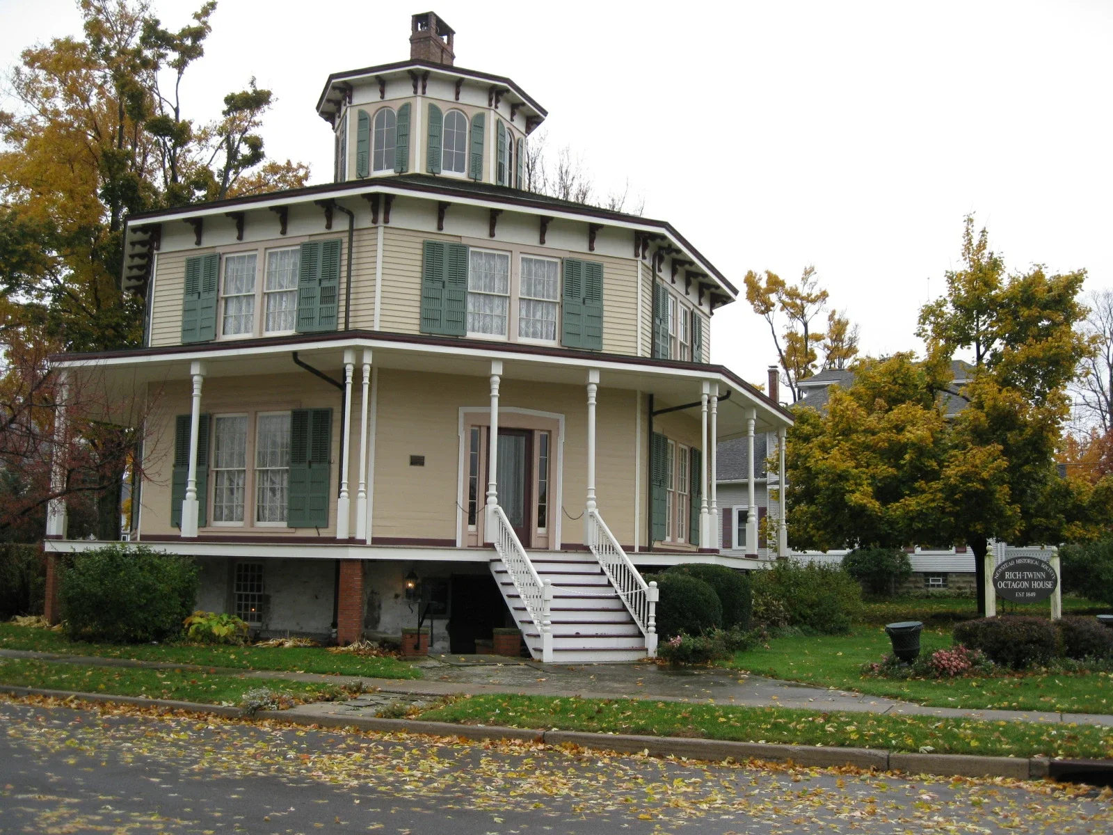 Rich-Twinn Octagon House - The Newstead Historical Society