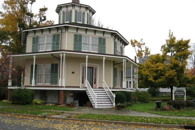 Rich-Twinn Octagon House - The Newstead Historical Society