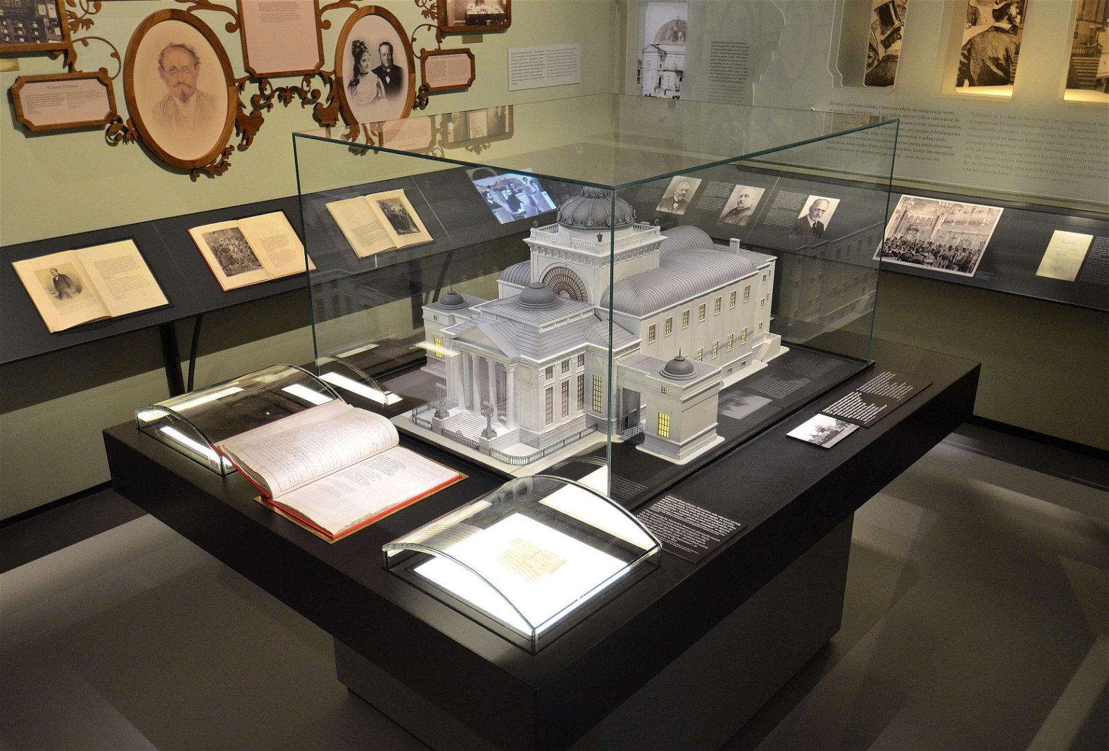 POLIN Museum of the History of Polish Jews