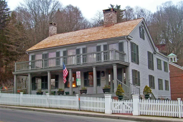 History of the Horace Greeley House