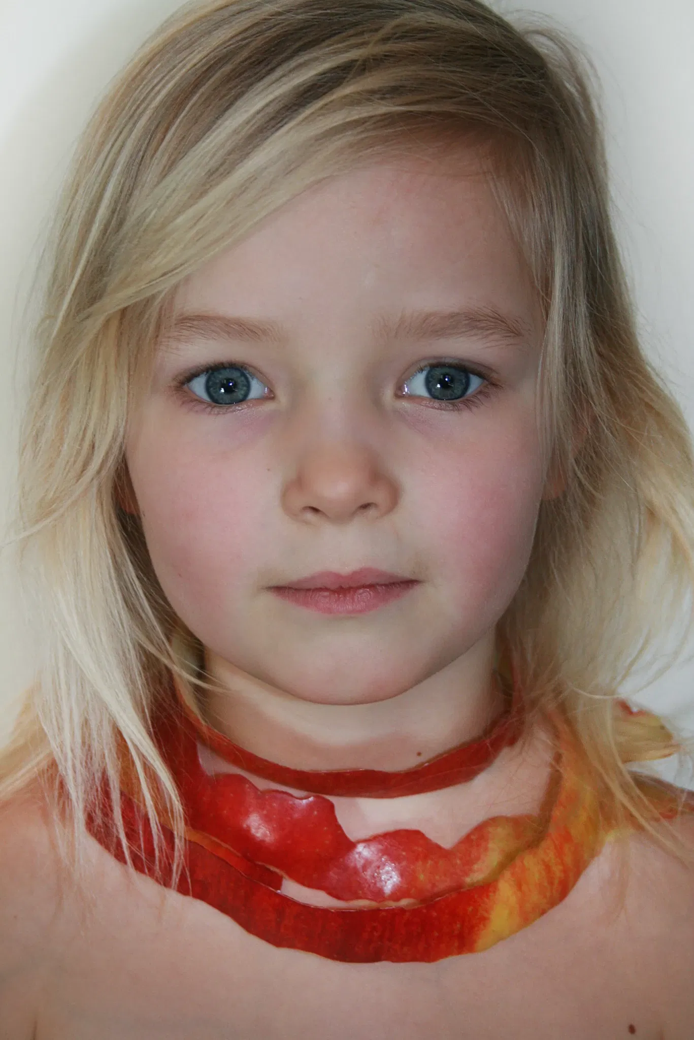 Eva, Sara and Hanna. Women of the world