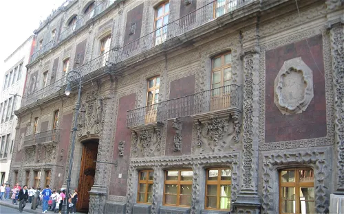 Palacio de Cultura Banamex – Palacio Iturbide