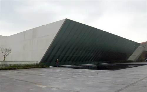 University Museum of Contemporary Art