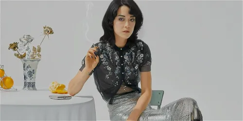 Nhu Xuan Hua - Hug of a swan