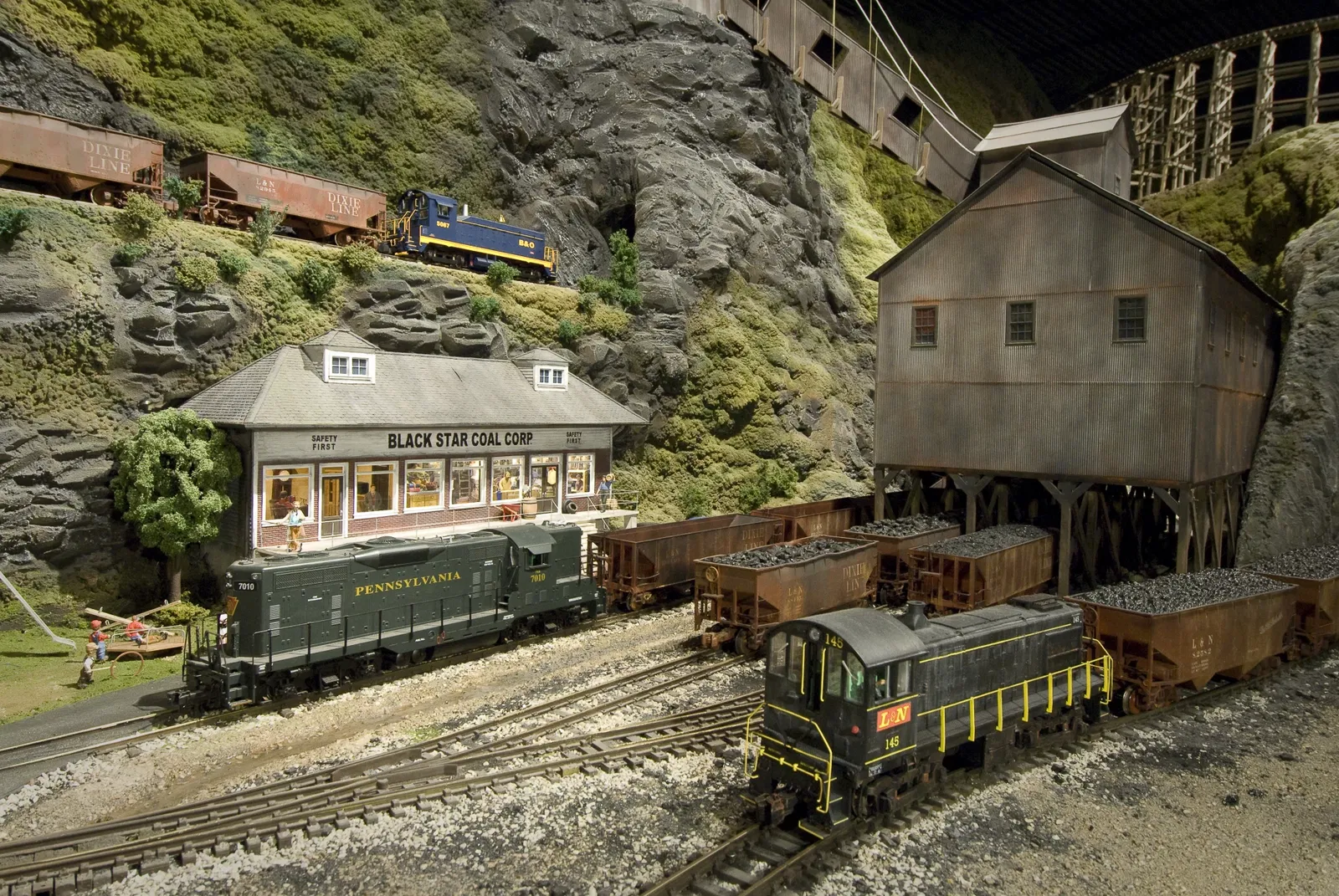 EnterTRAINment Junction