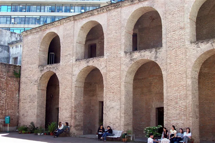 Manzana de las Luces