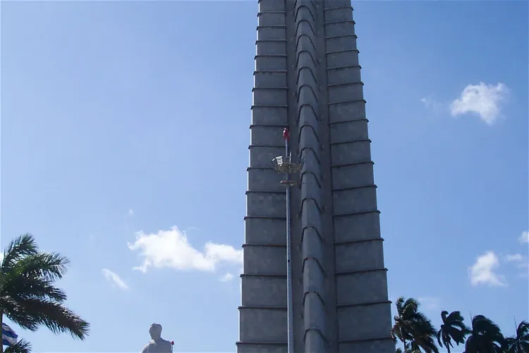 Martí monument