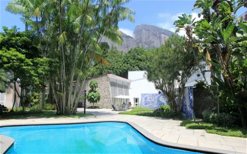 Moreira Salles Institute