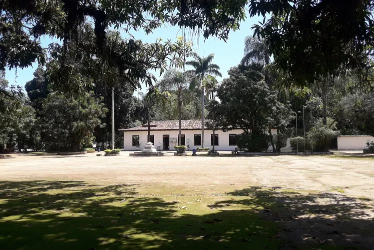 El Rancho del Pájaro Amarillo