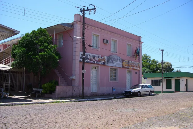 Museo Paleontológico y Arqueológico Walter Ilha