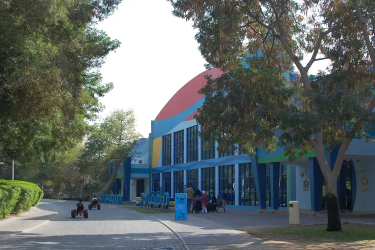 Dubai Dolphinarium