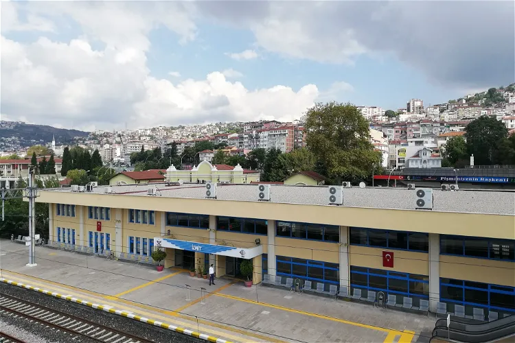Eski İzmit Tren Garı