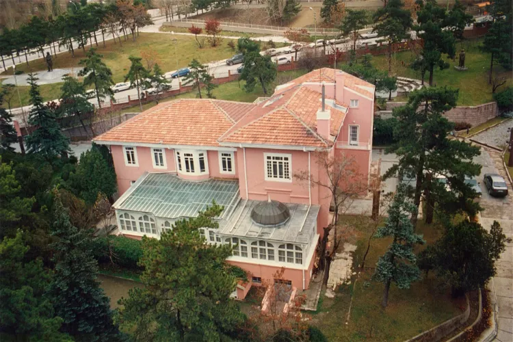 Pembe Köşk