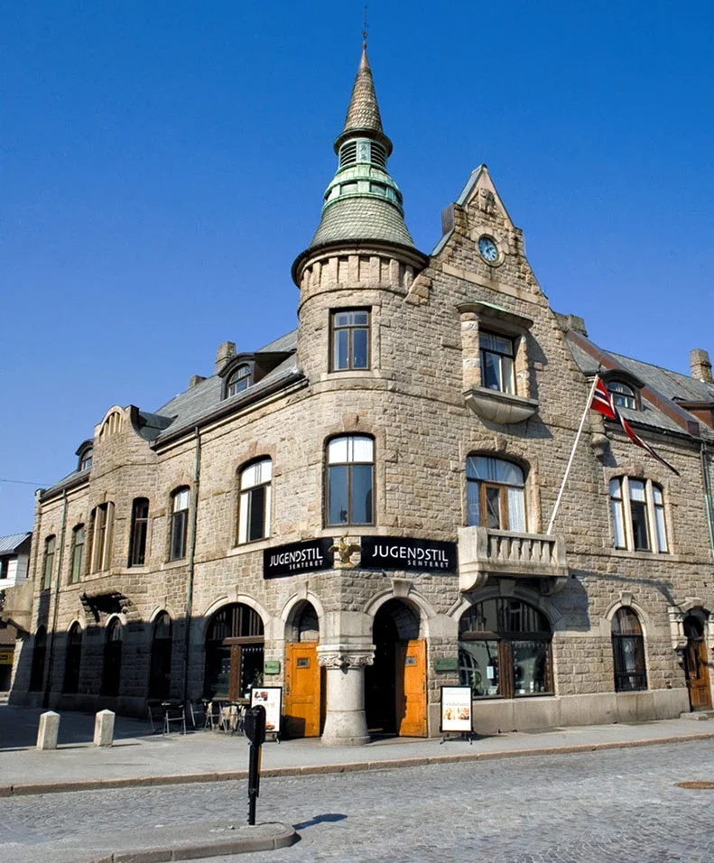 The Art Nouveau Centre & the Art Museum KUBE