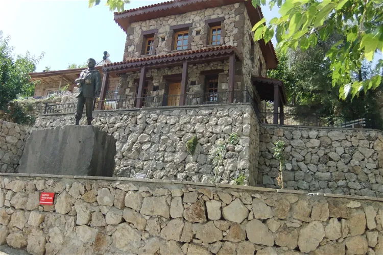 Fikret Otyam Müzesi