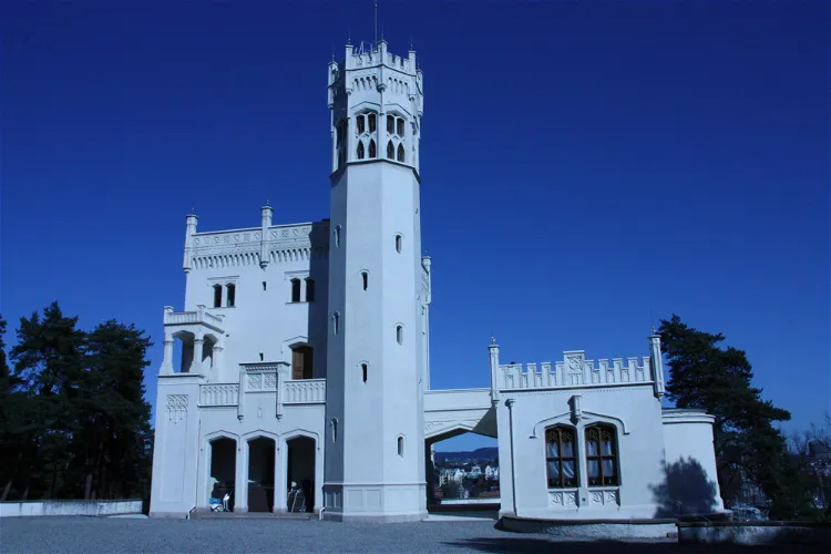 Oscarshall palace