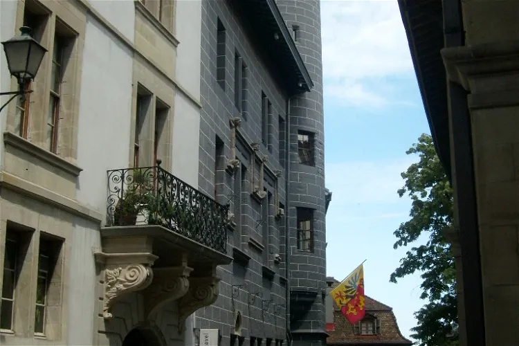 Tavel House