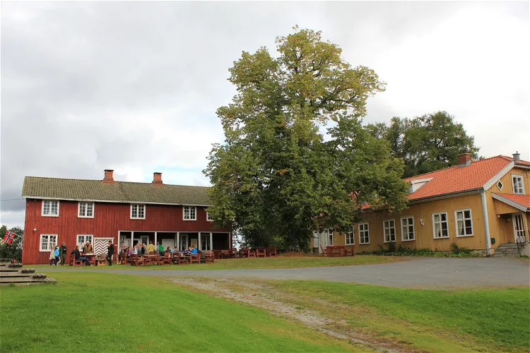 Aur prestegård