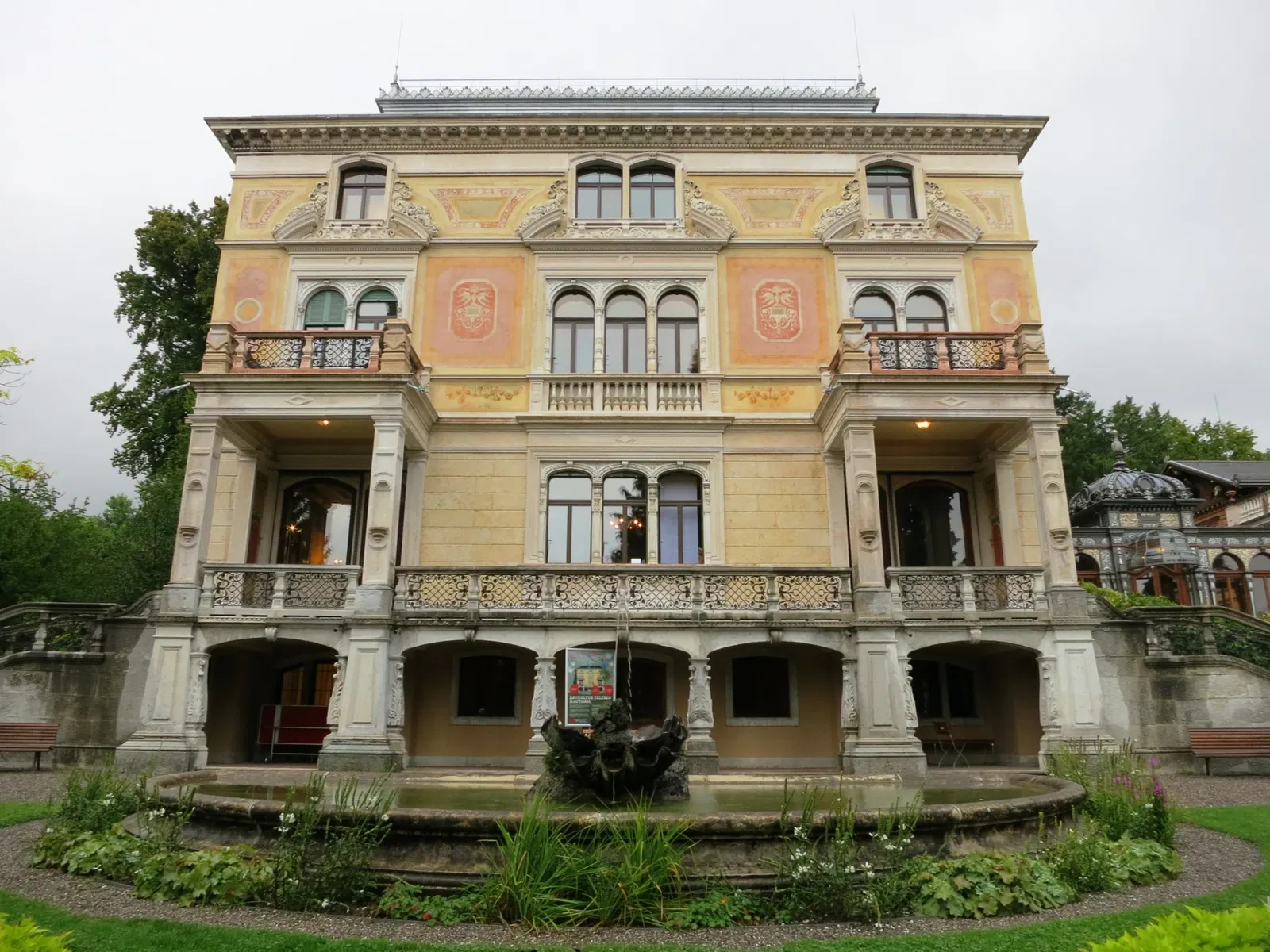 Heimatschutzzentrum in der Villa Patumbah