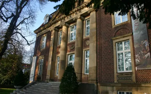 Museum of Lacquer Art