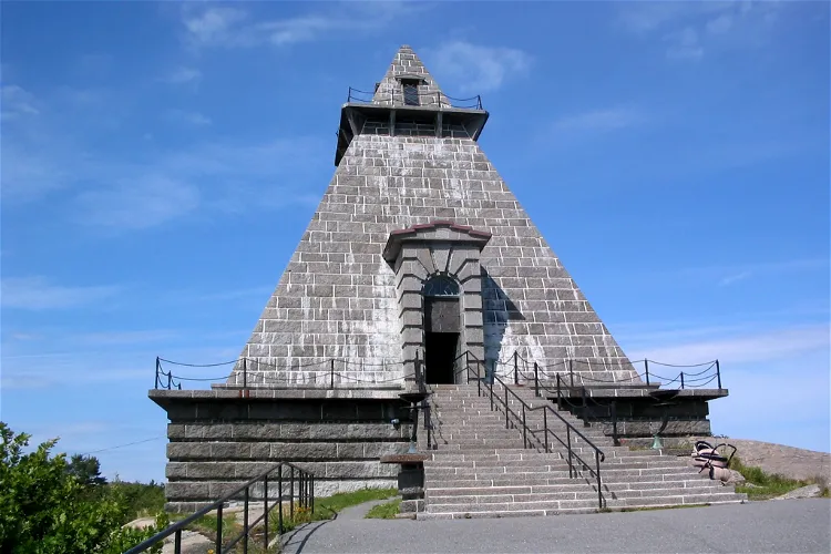 The Seamen’s Memorial Hall