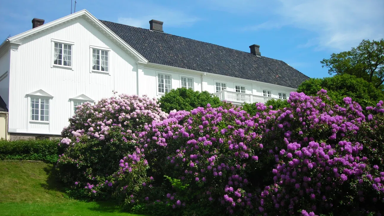 Rød herregård (Halden) - Visitor Information & Reviews
