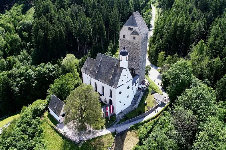 Freundsberg Castle
