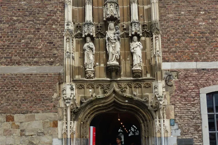 Aachener Domschatzkammer