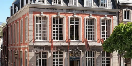 Auf die Spitze getrieben. Kostüme aus dem Theater Aachen