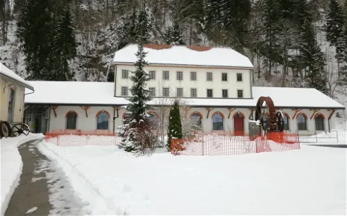 Cave Mills "Col-des-Roches"