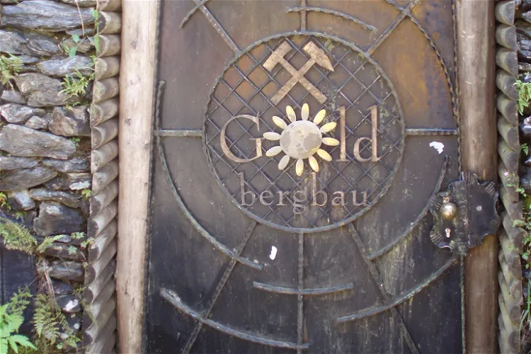 Adventure Gold Mining