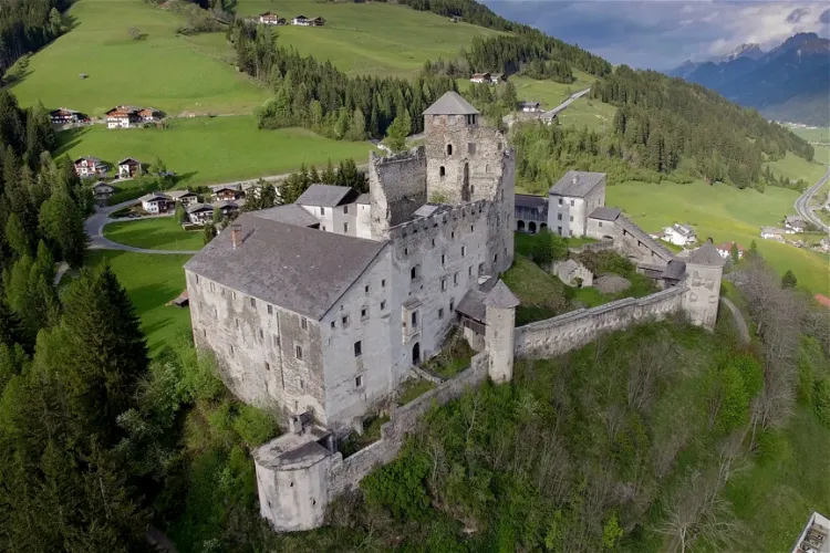 Heinfels Castle