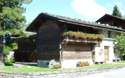 Nutli-Hüschi Folk Museum
