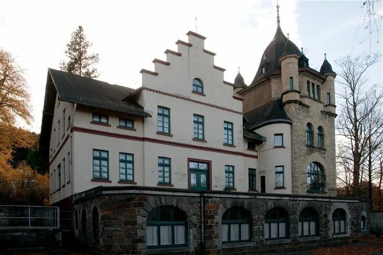 Dassel Mansion