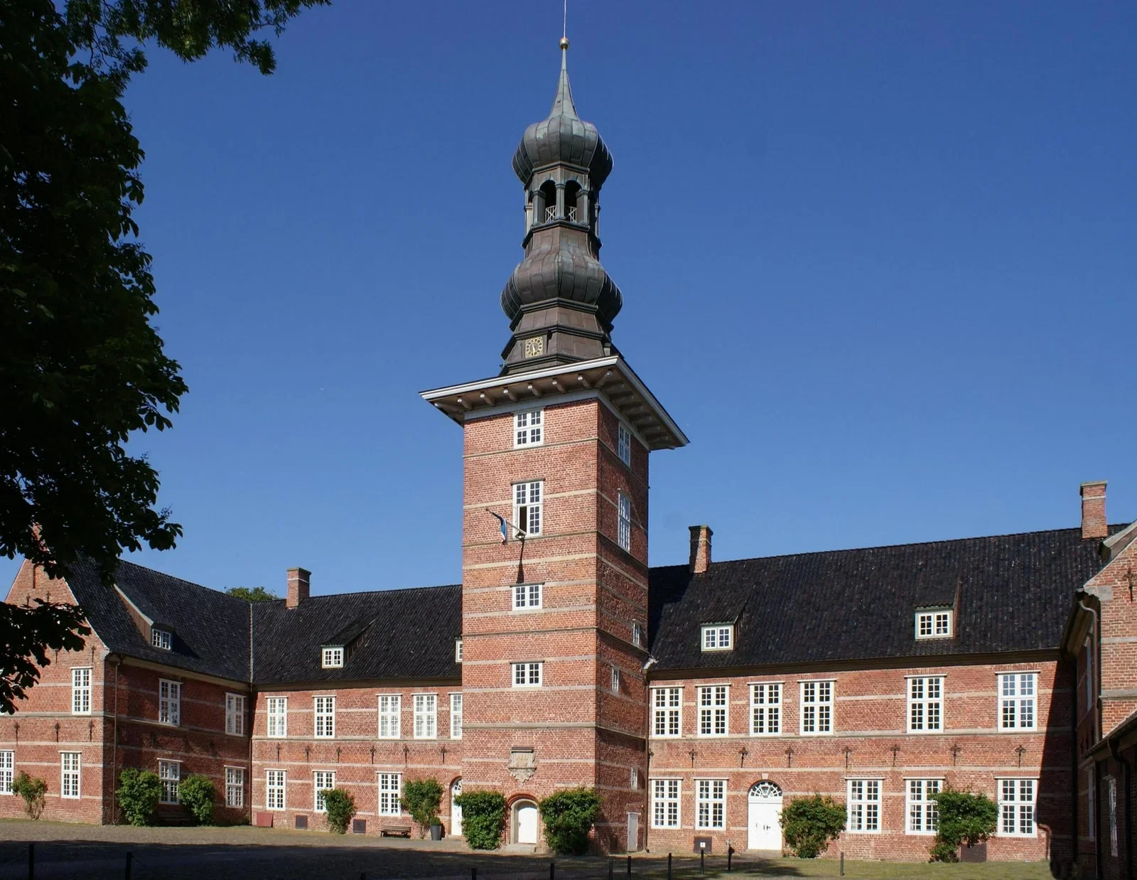 Schloss vor Husum: A Dutch Renaissance Gem on Germany's Windswept Coast