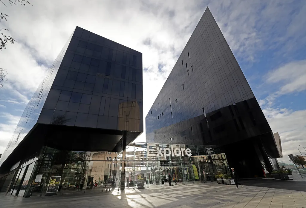 Introduction to Photography: Architecture