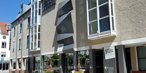 Treffpunkt Museum...: ... und dann raus in die Stadt!