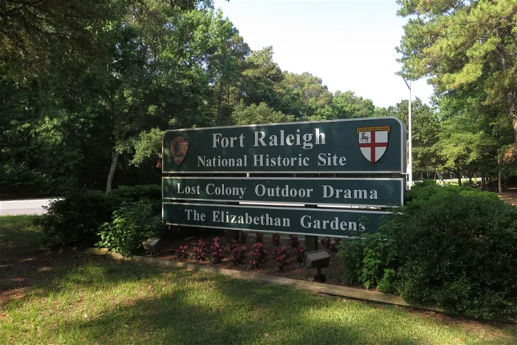 Lindsay Warren Visitor Center - Fort Raleigh National Historic Site