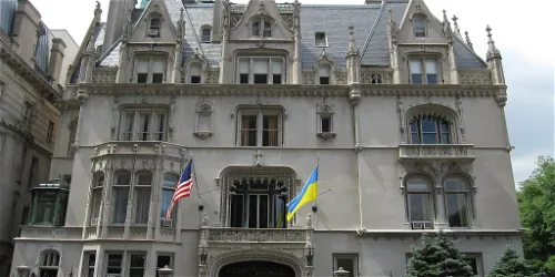 Eugeny Kotlyar: The Light of Revival – Stained Glass Design for Restituted Synagogues of Ukraine